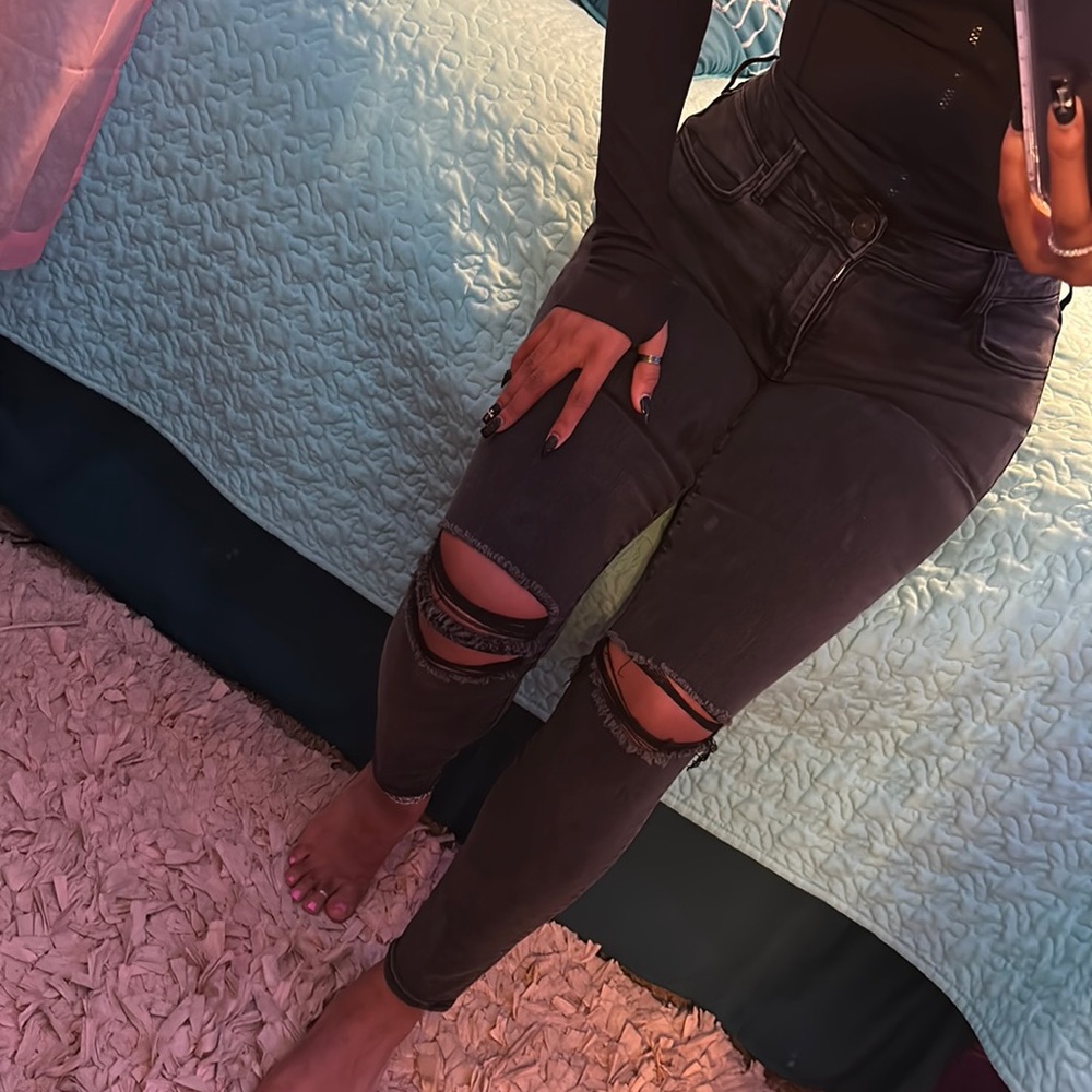 Black skinnies